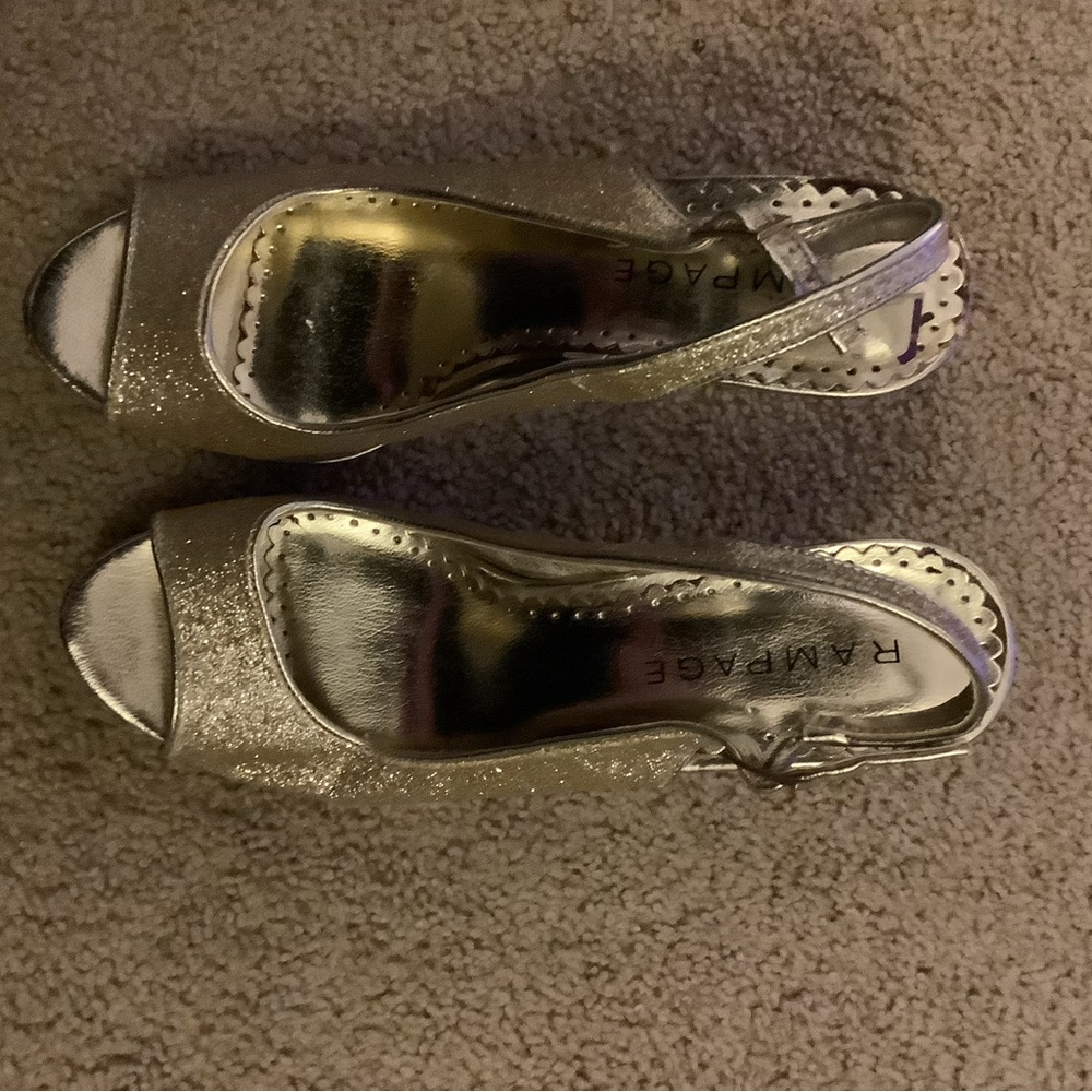 8.5 rampage gold glitter heels